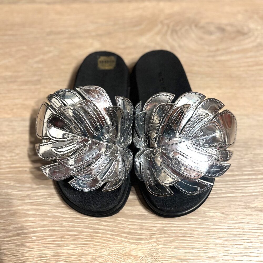 FARM RIO Silver Monstera Slide size6 - Picture 5 of 6